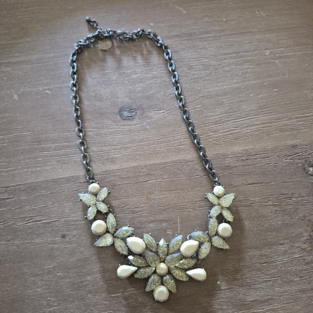 Floral Crystal Statement Necklace - Ivory and Pale Gold‎